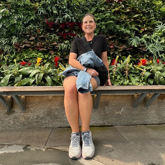 Meet your Posher, Alicia - Picture 2 of 3